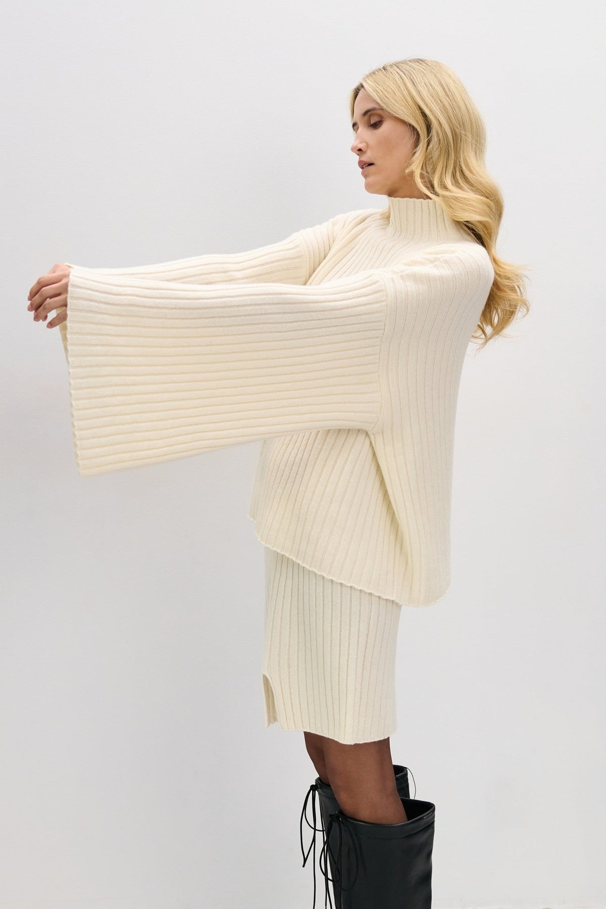 Cashmere Pure Love ecru cashmere skirt
