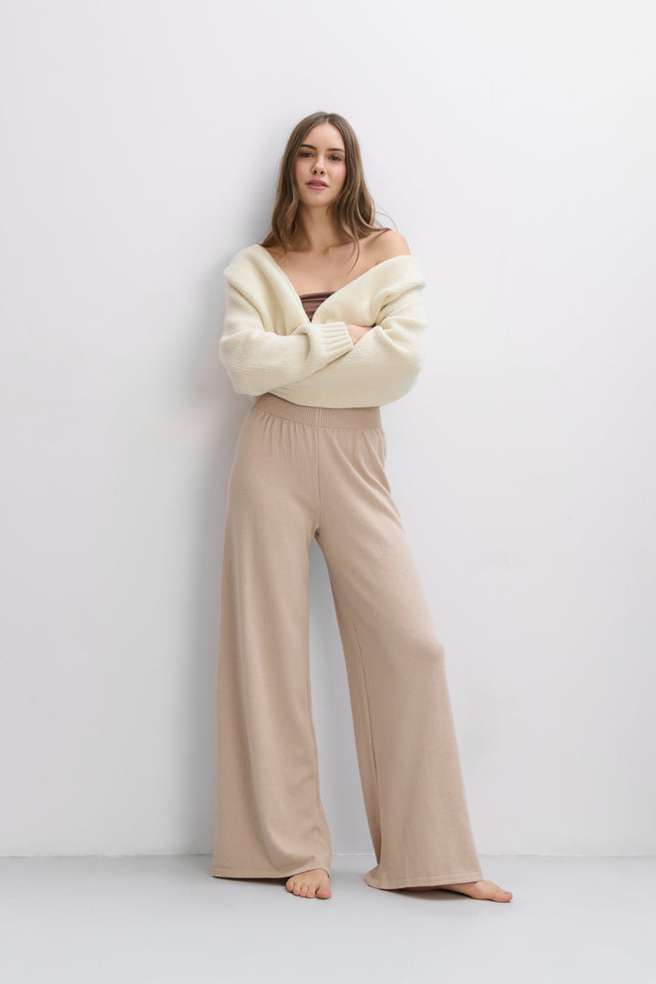 Cashmere Ease organic cotton and cashmere trousers beige
