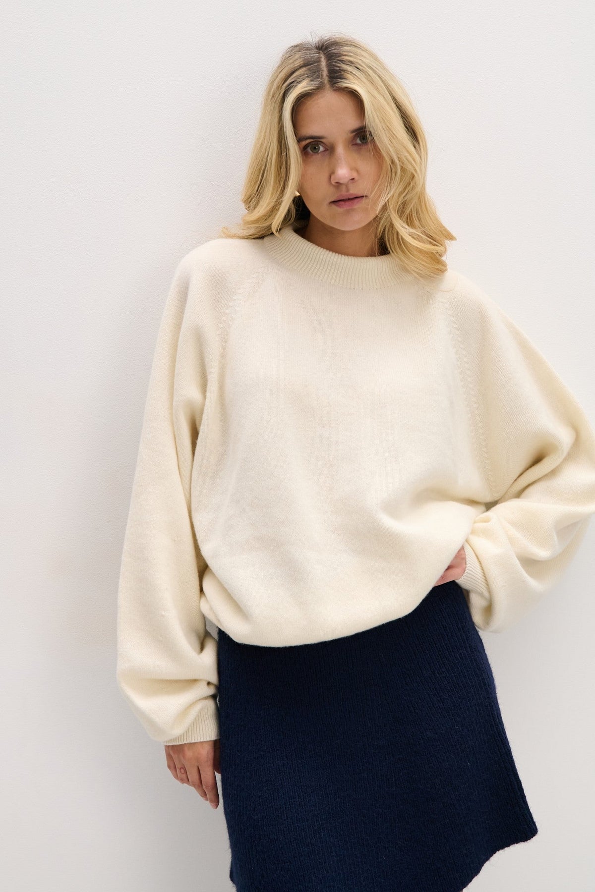 Sweter z kaszmiru Cashmere Velvet Air ecru