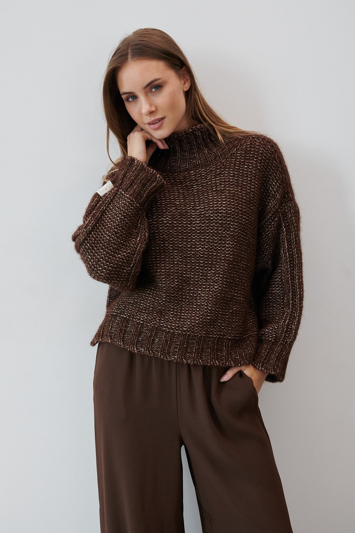 Sweter z niefarbowanej wełny alpaki i bawełny mako brązowy