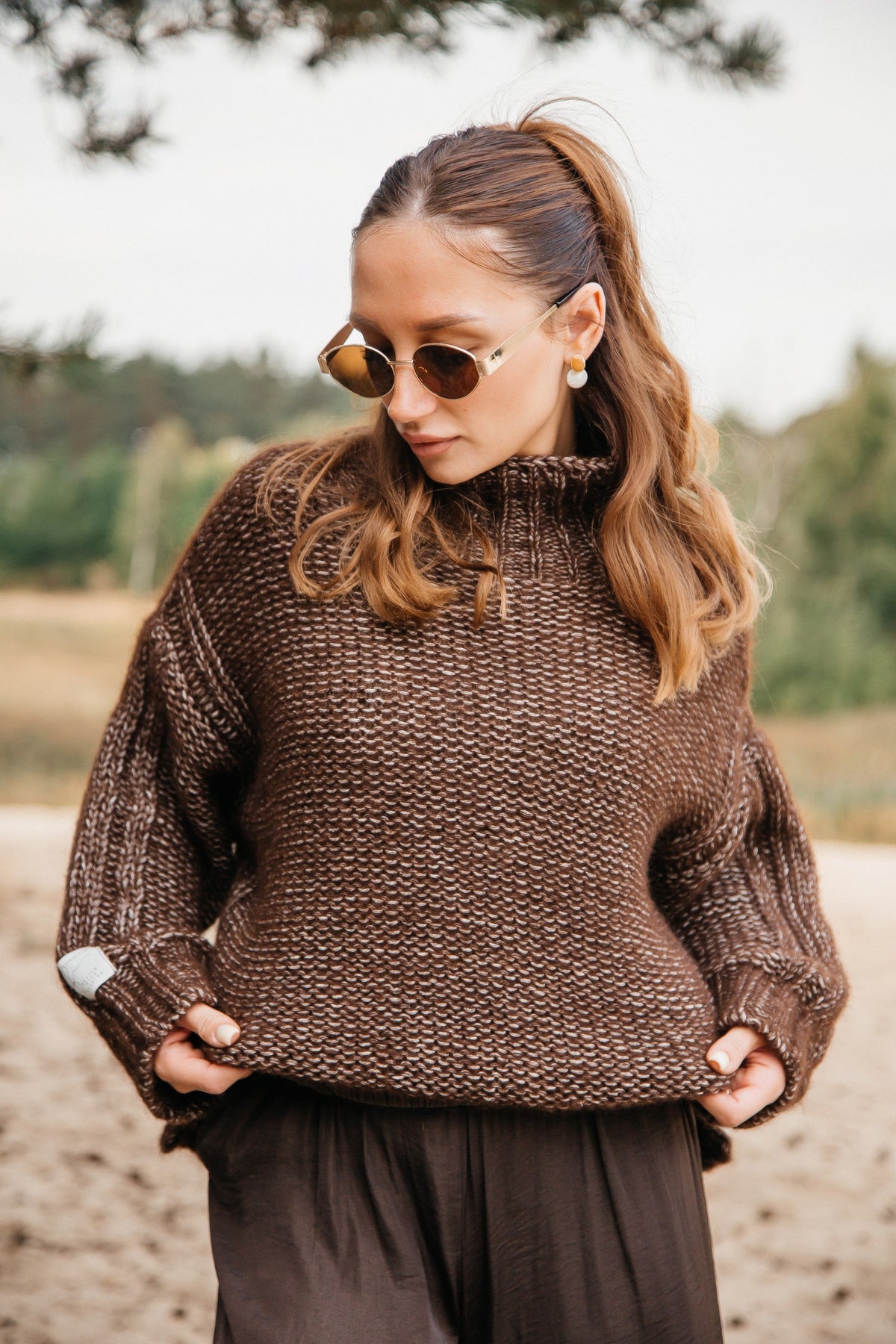 Sweter z niefarbowanej wełny alpaki i bawełny mako brązowy