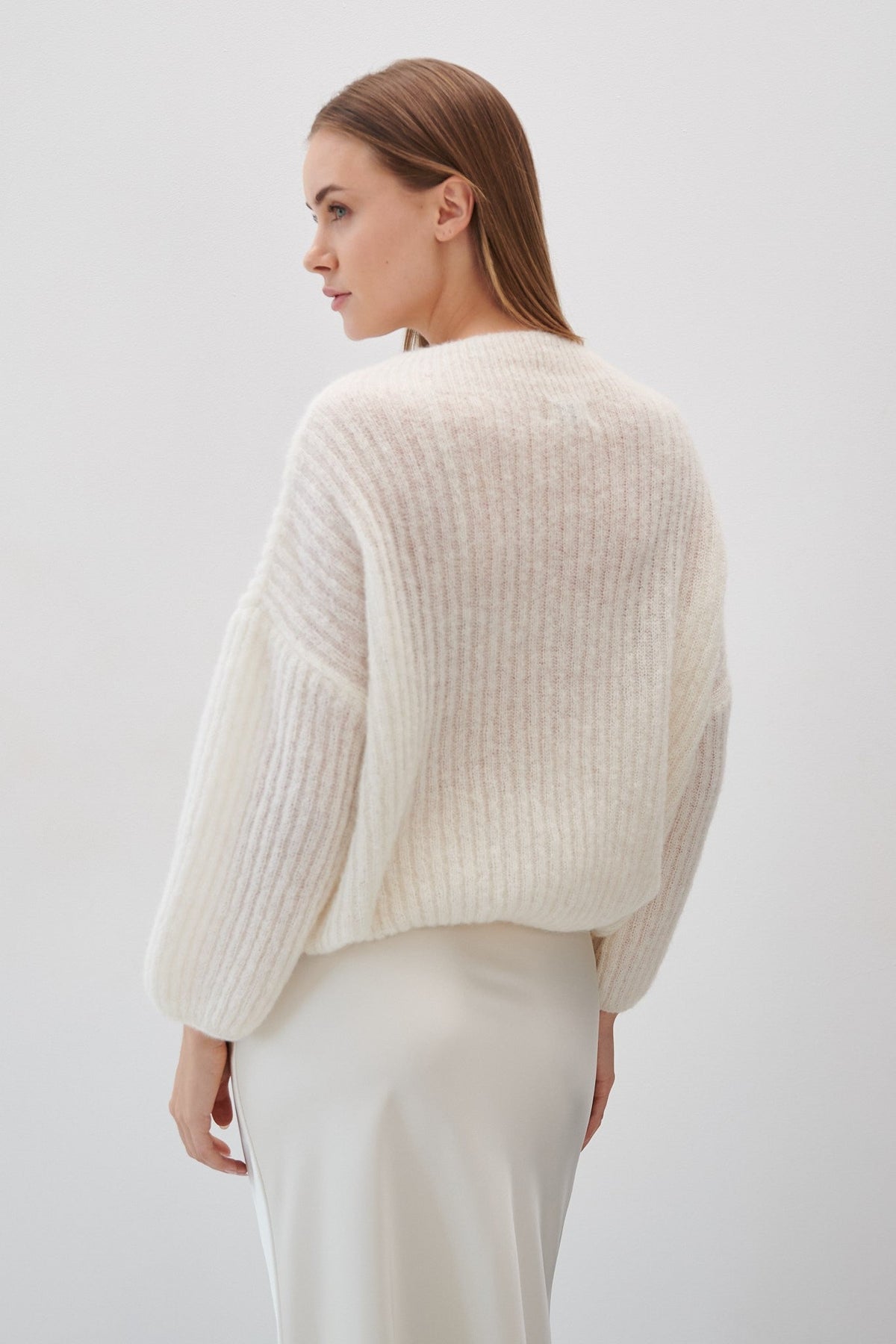 Sweter z wełny alpaki zapinany ecru