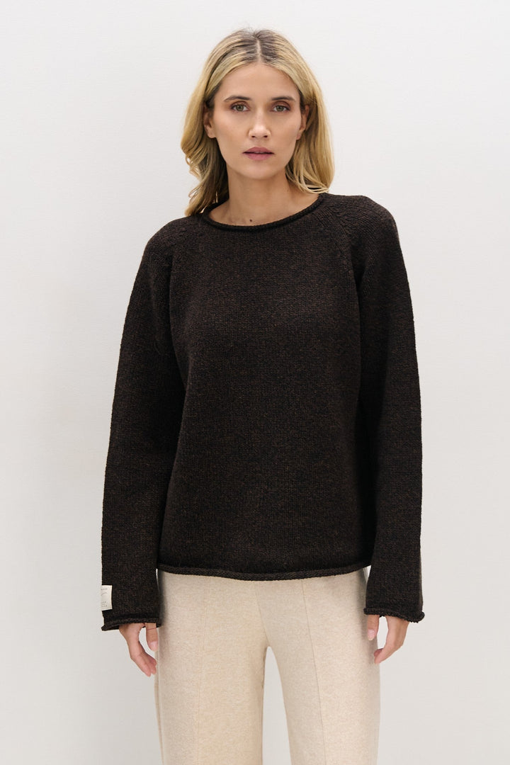 Sweter z wełny merynos brązowy