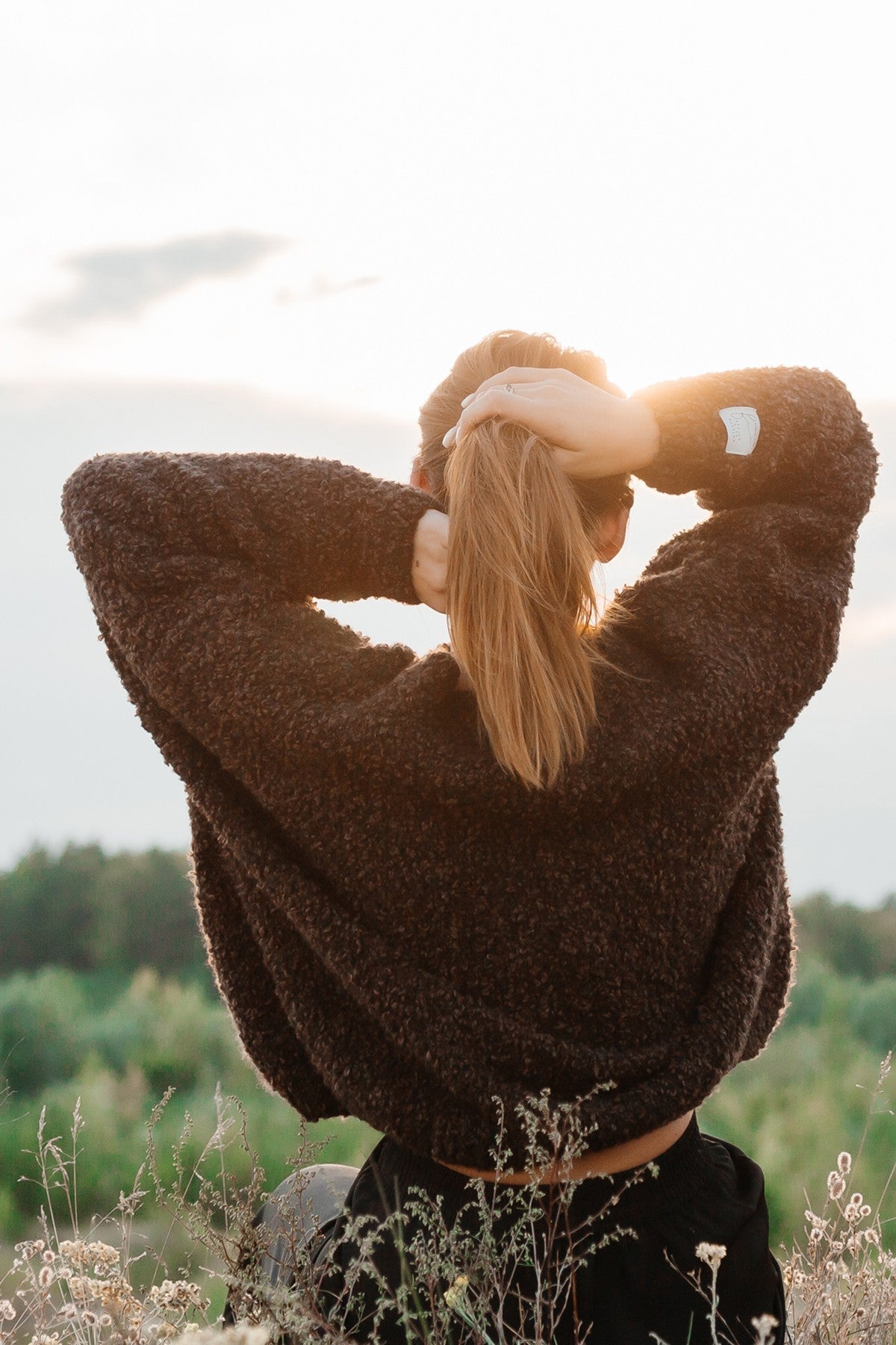 Sweter z wełny merynos Earth Dune brązowy