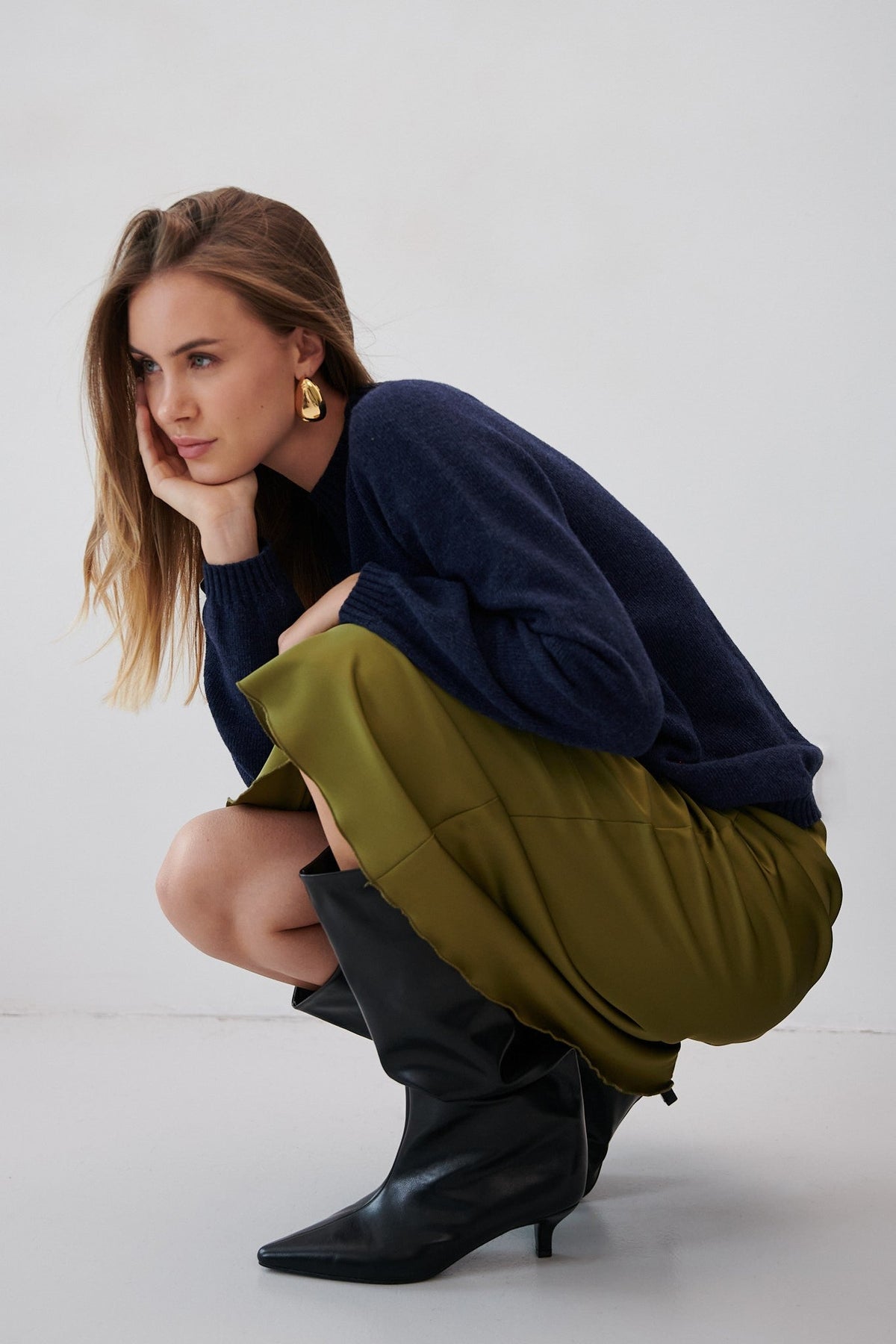 Sweter z wełny merynos granat elegant flow granatowy