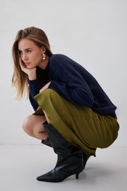 Sweter z wełny merynos granat elegant flow granatowy