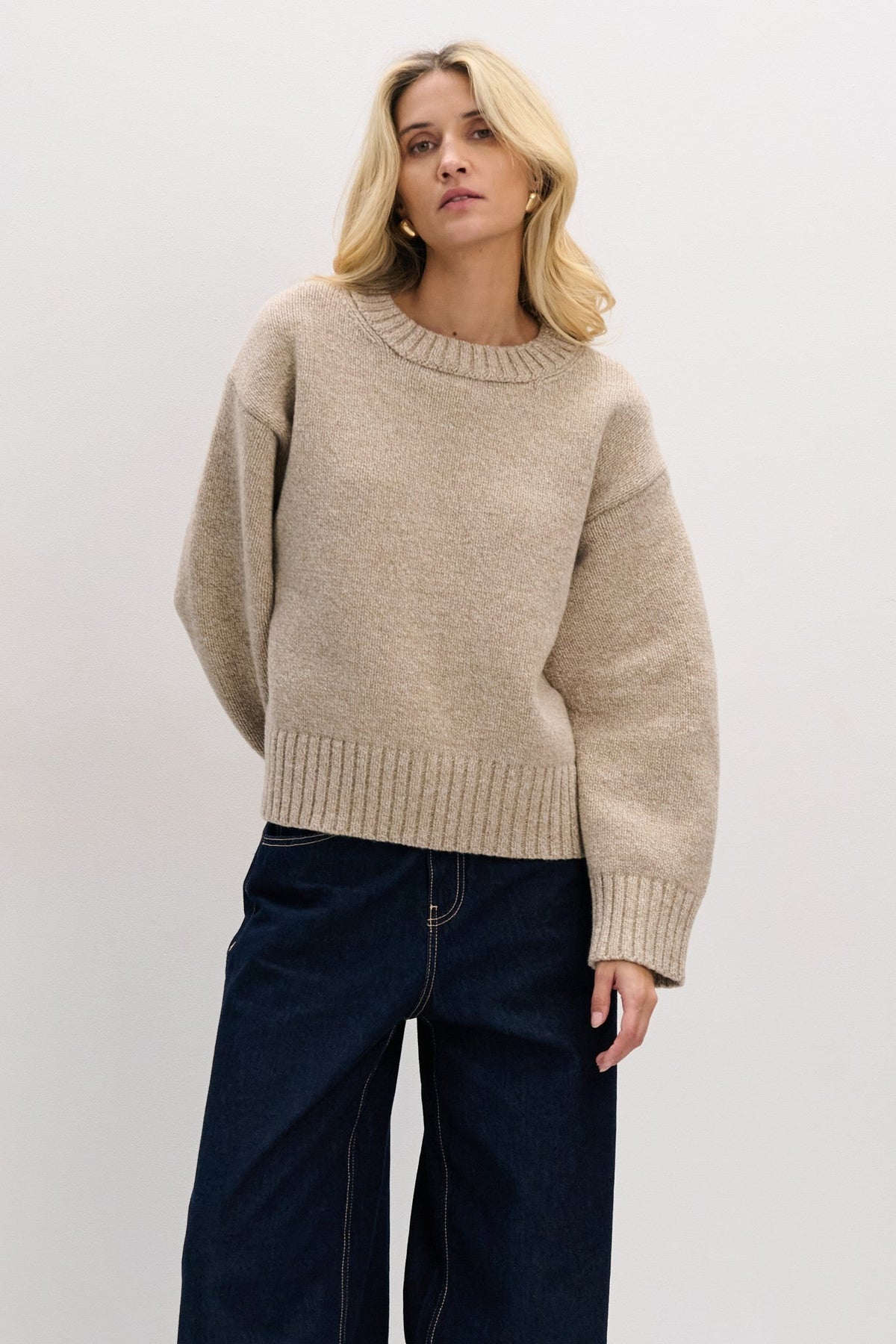 Merinos wool sweater with thick beige weave