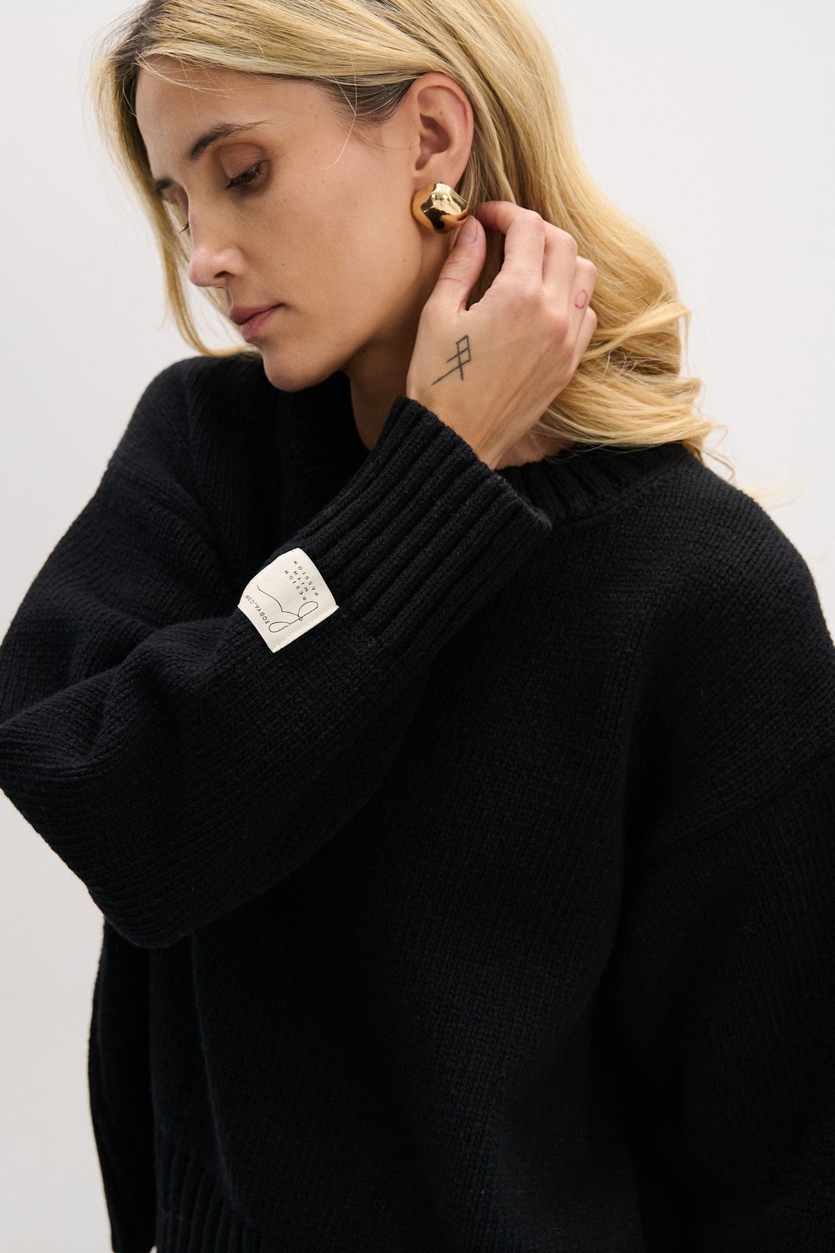 Chunky knit merino wool sweater, black