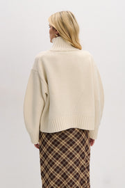 Chunky knit merino wool turtleneck sweater ecru