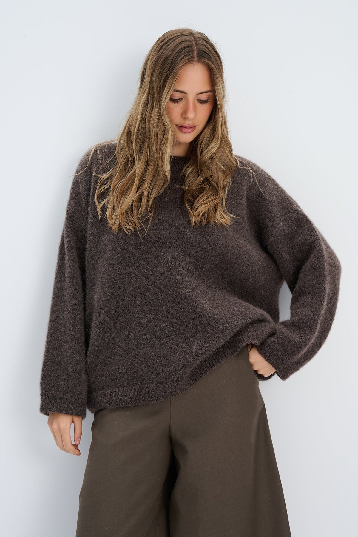 Sweter z wełny alpaki Avalon brązowy