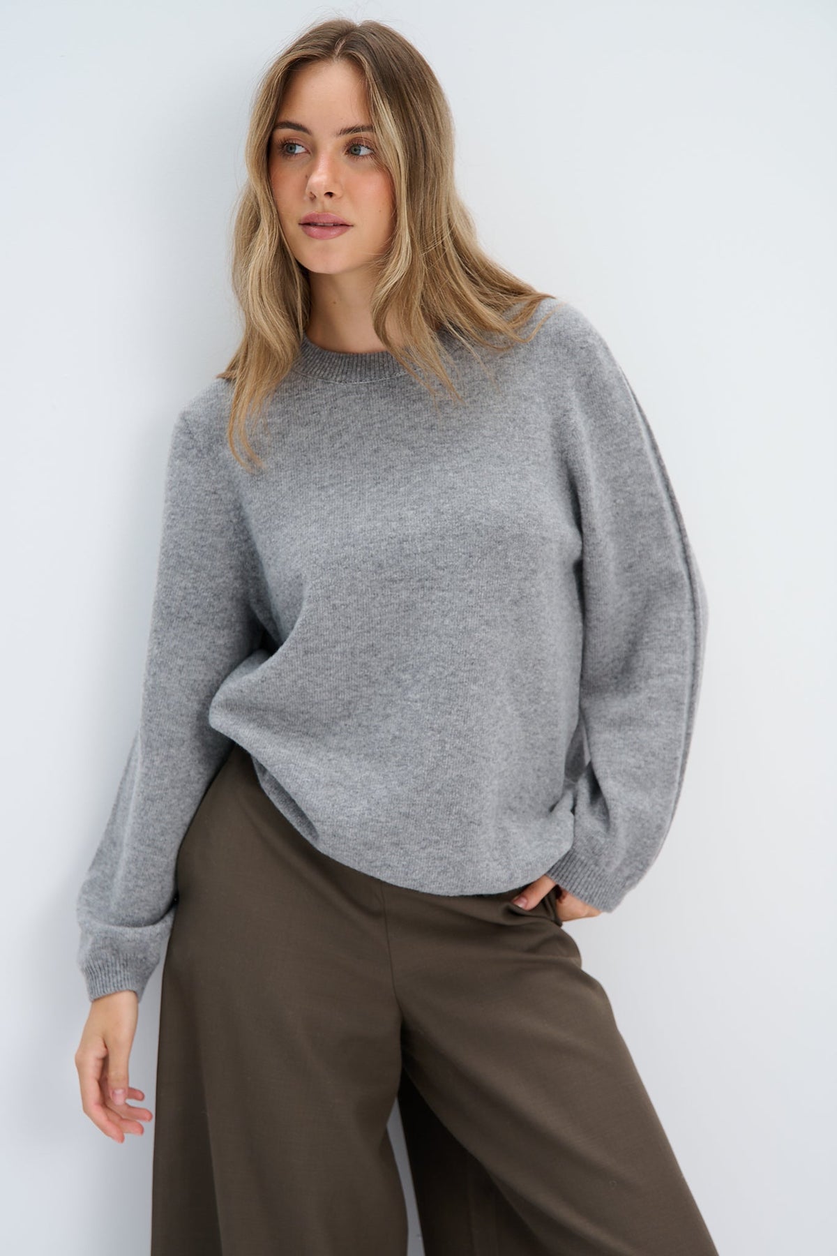 Softscape ecru cashmere and merino wool sweater