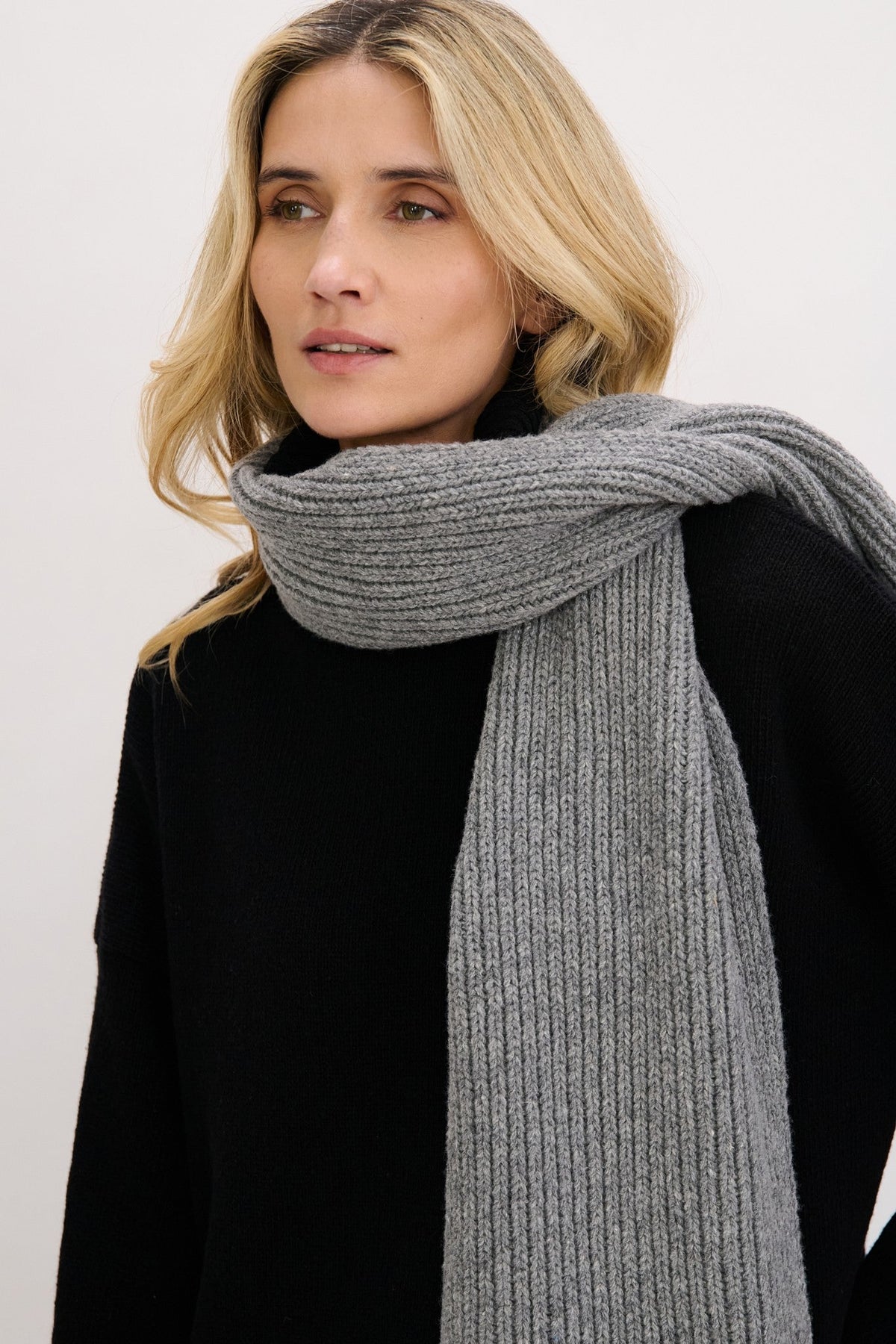 HARMONY gray merino wool scarf