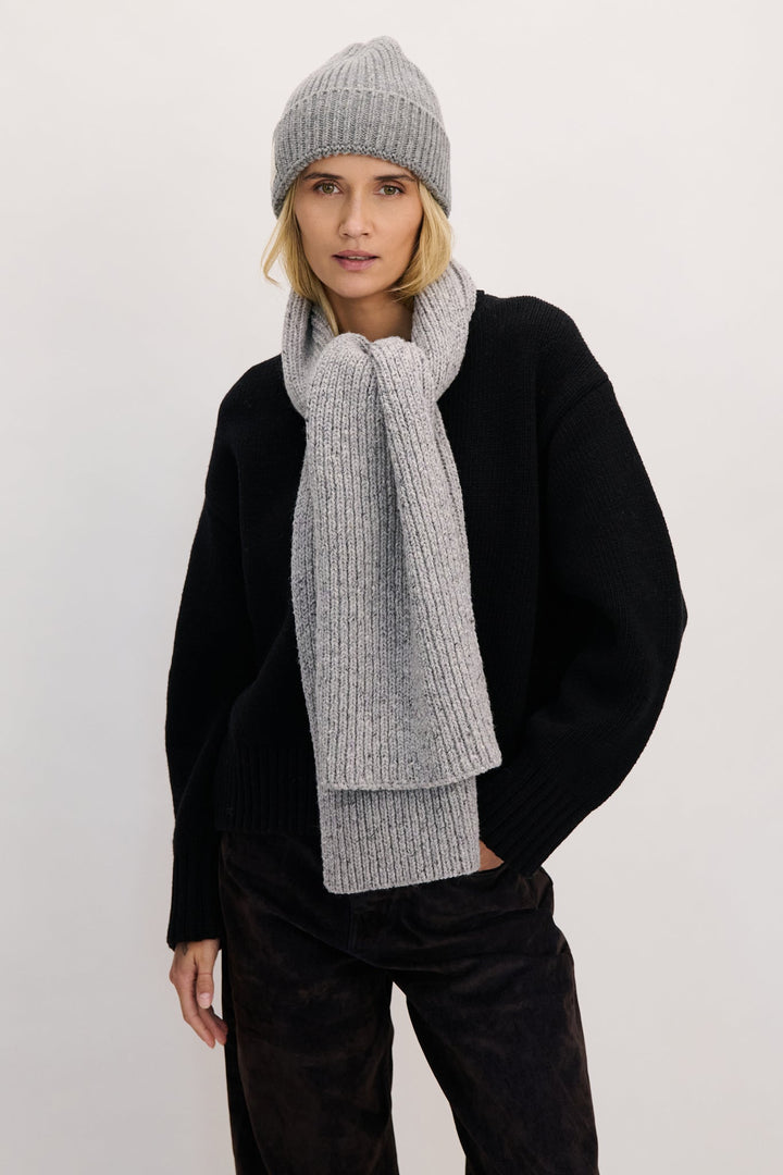 Woolen scarf MOON ASH gray