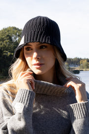 Black woolen hat