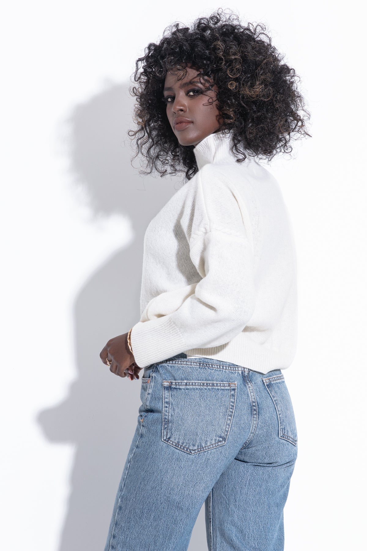 Elegant woolen turtleneck sweater ecru