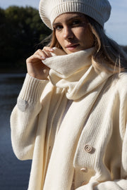Ecru woolen scarf
