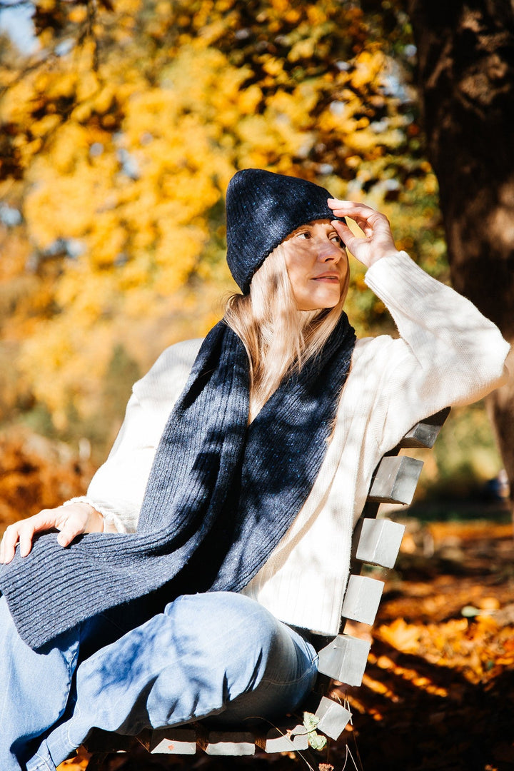 MIDNIGHT SKY navy blue woolen scarf