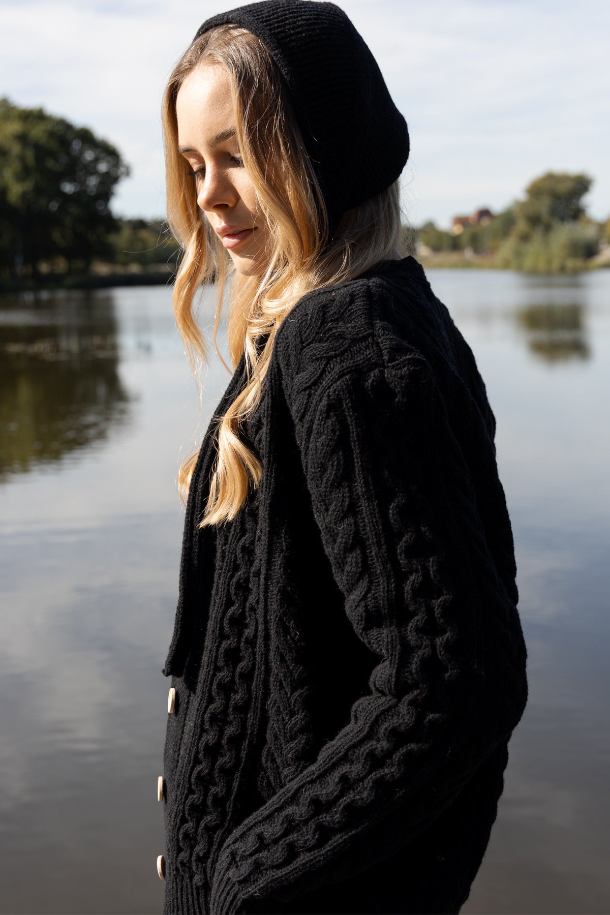 Button-up wool cardigan, black