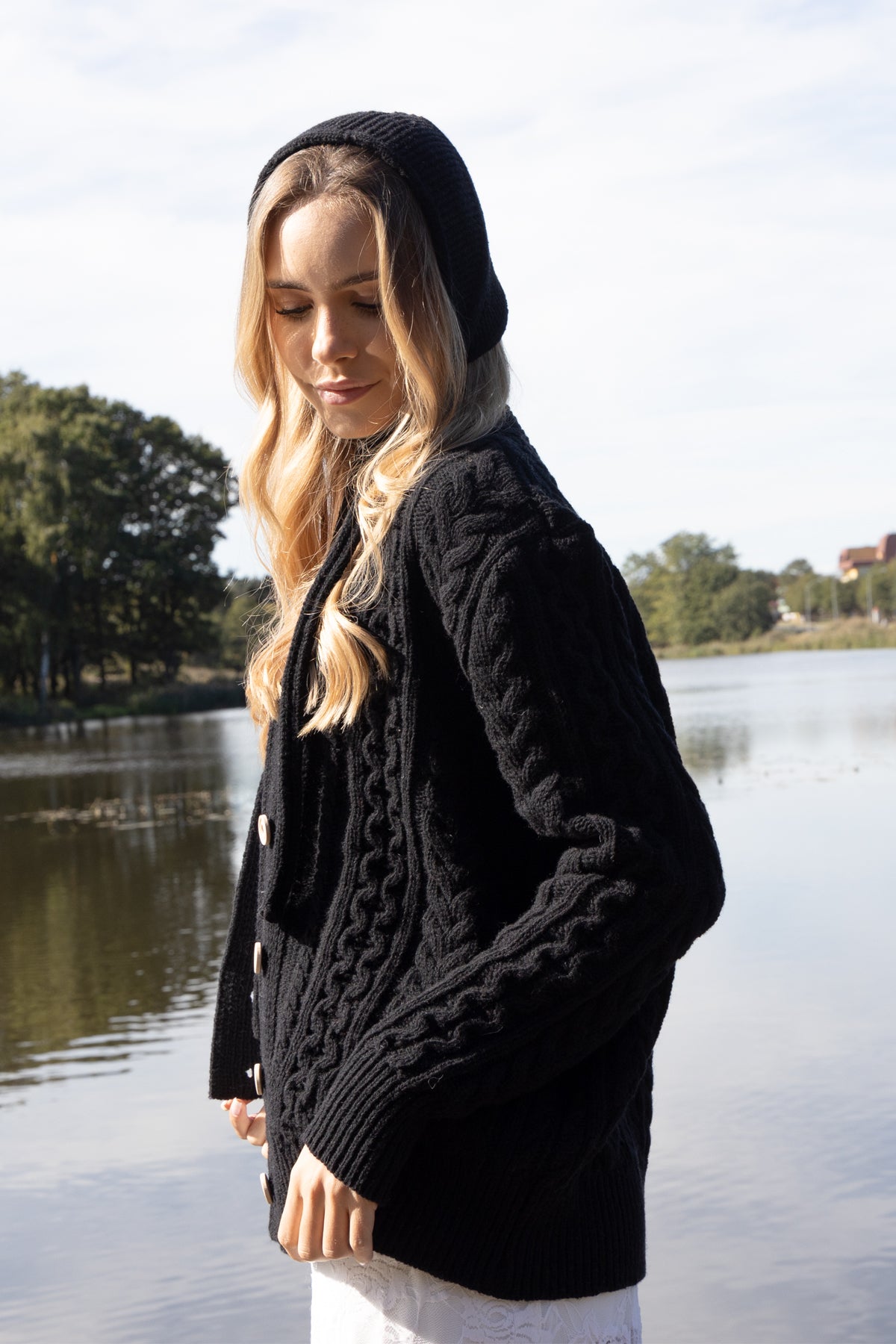 Button-up wool cardigan, black