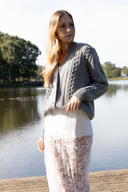 Fastened woolen grey cardigan
