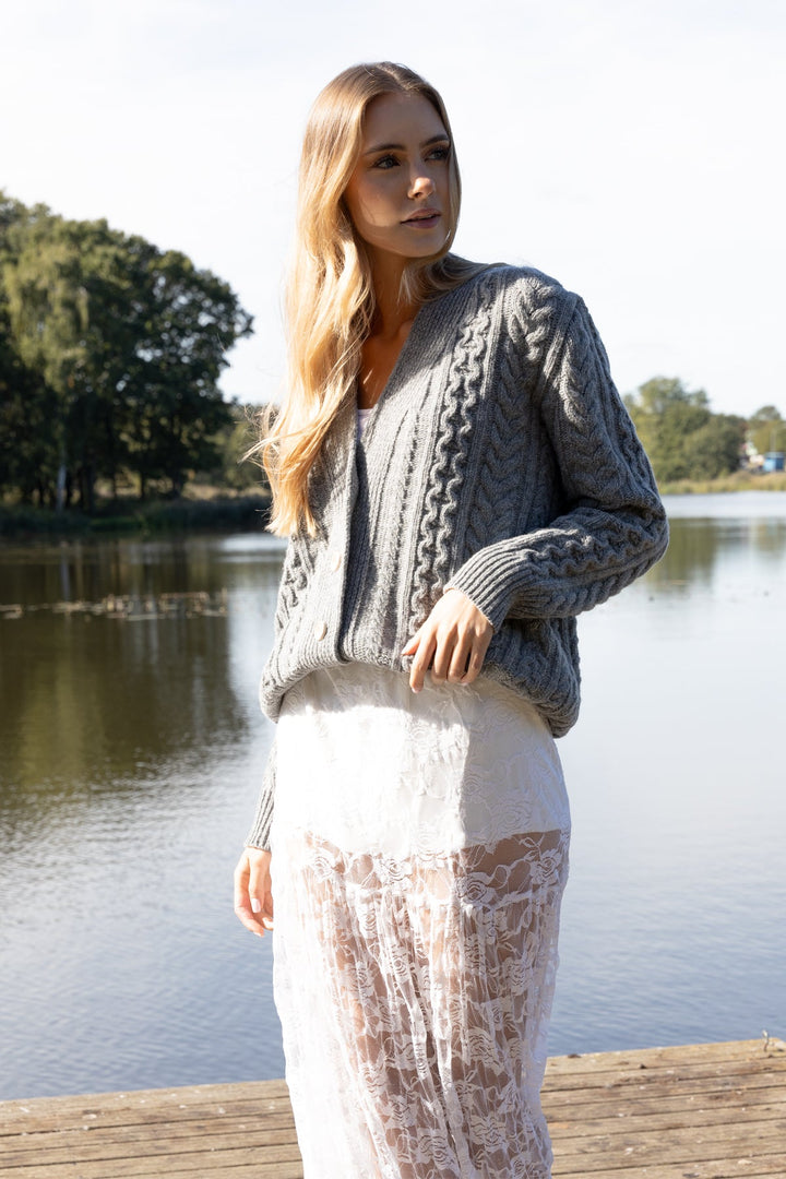 Fastened woolen grey cardigan